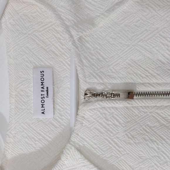 Almost Famous white cropped top suit jacket Size S - Picture 2 of 3